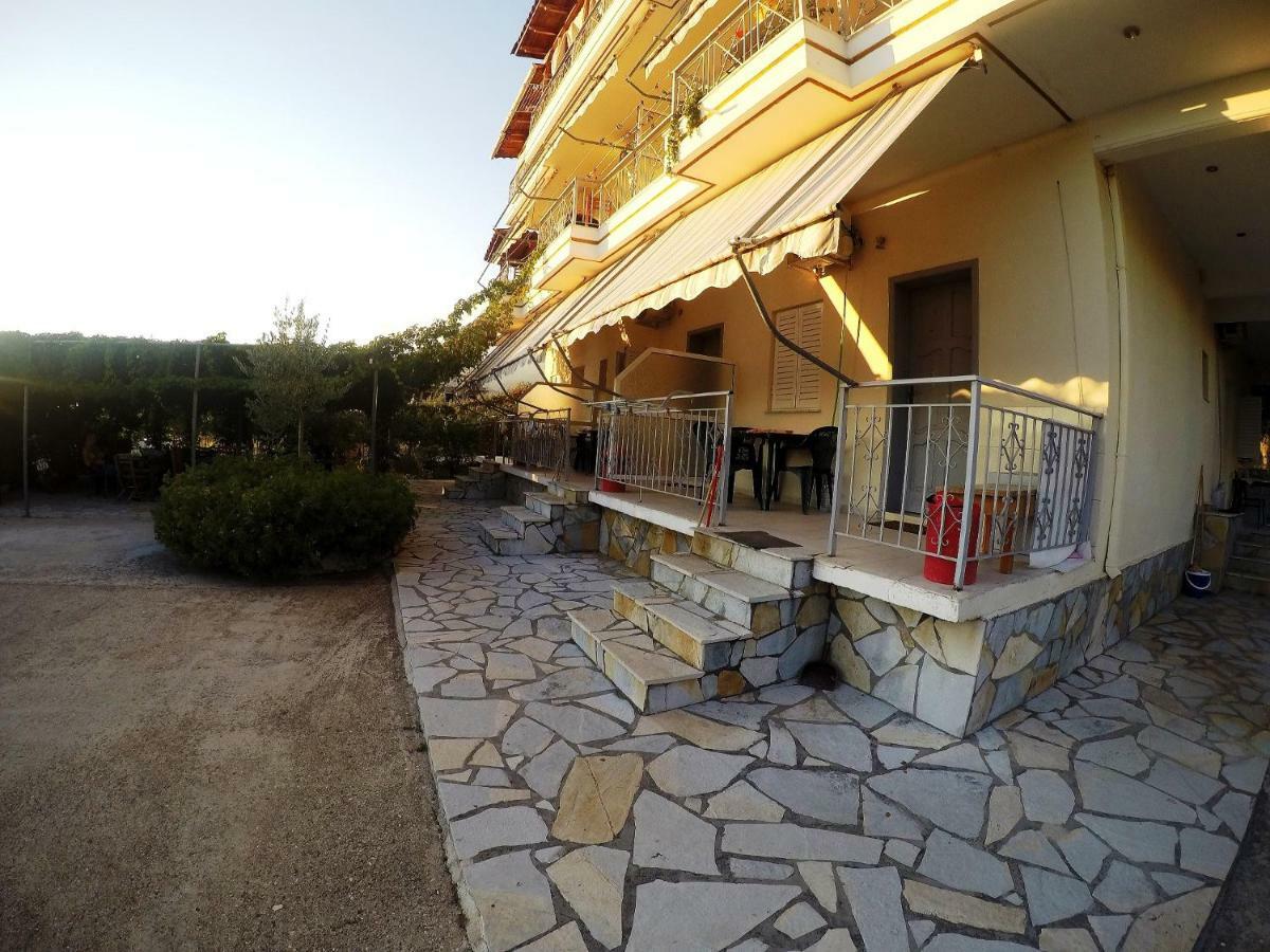 Rexhos Studios Himarë Exterior foto
